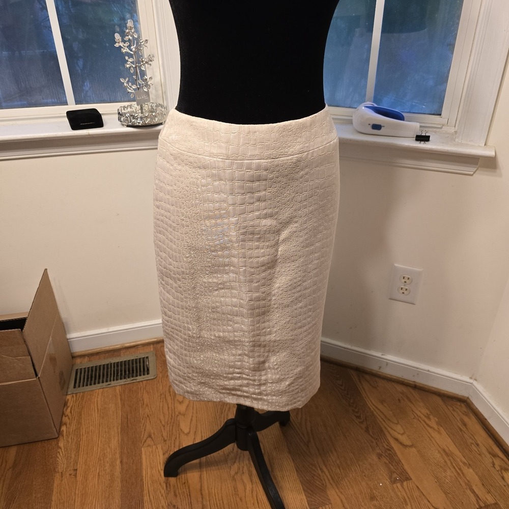 Pencil Skirt Croc Embossed Career Wear Business Casual Beige Size 6